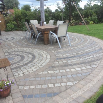 Planting, with Mozak Lawn Savon Versuro Paving wuth Argent Slab Edging Cobble Sett, Semi Circle Patio in Different Colors and Textures